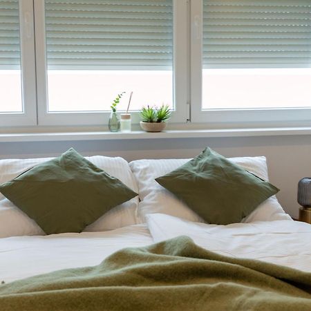 Large Apartments - Great For Groups - With Balcony Or Terrace Vienna Exterior photo